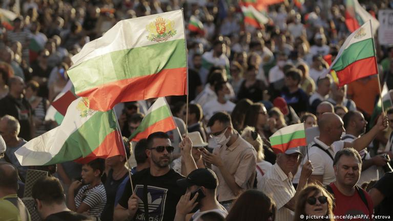 Read more about the article Bulgaria at Crossroads: Societal Constrain and Political Instability