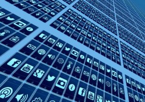 Read more about the article Chat Control: Το δίλλημα της ψηφιακής επιτήρησης